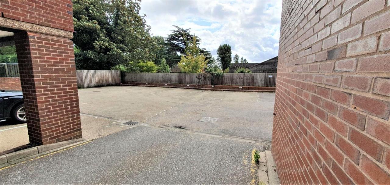 Cliftonville Heights - 2 Bed Home Away From Home Northampton Bagian luar foto