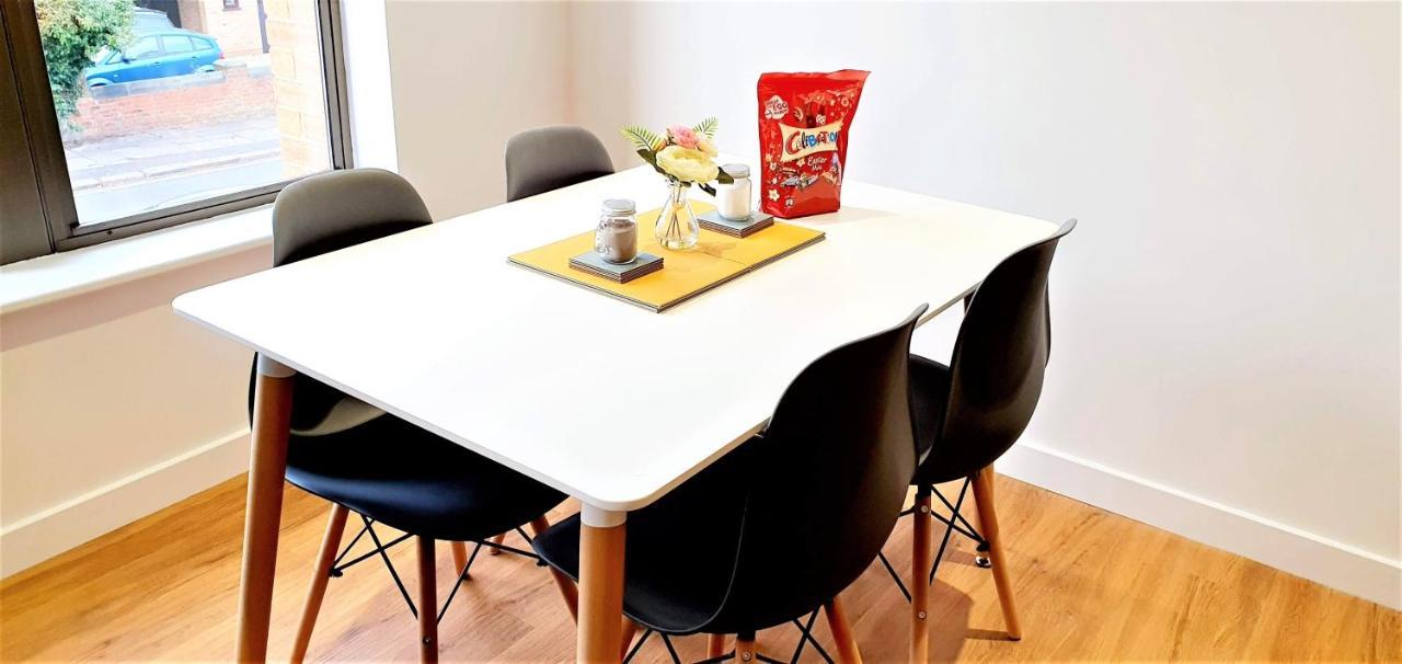 Cliftonville Heights - 2 Bed Home Away From Home Northampton Bagian luar foto